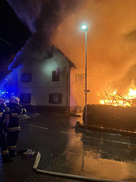 Wirtschaftsgebäudebrand Siebenbrünn (Bild 1)